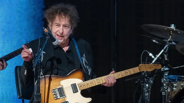 Did Bob Dylan just help Machine Gun Kelly announce his new album?