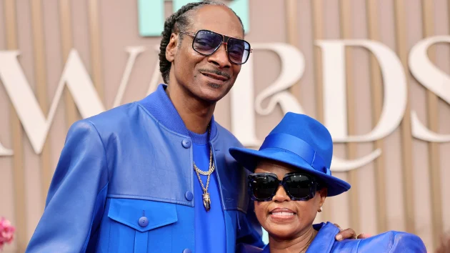 Snoop Dogg and wife Shante Broadus celebrate 28th wedding anniversary