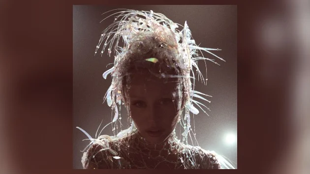 Is Miley Cyrus doing a concert in Paris?