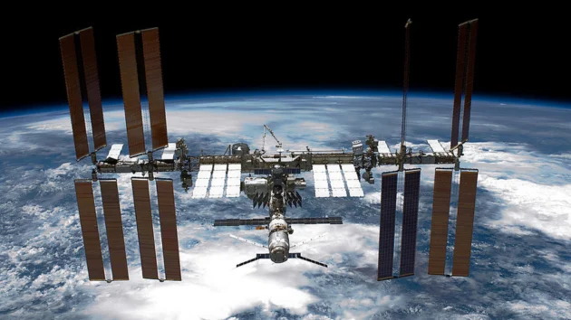 Private astronaut mission marks next step toward a new space station