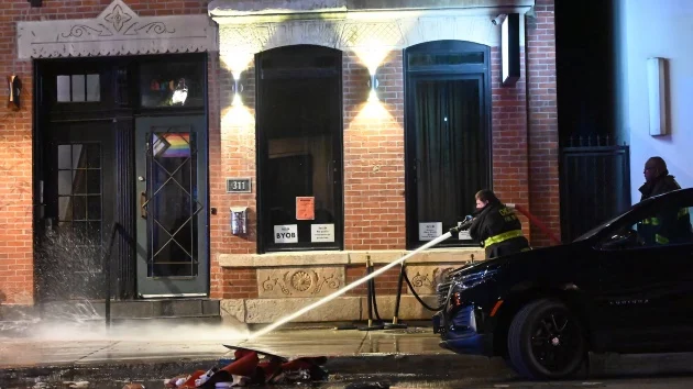 4 killed, 14 hurt in Chicago mass shooting: Absolute chaos