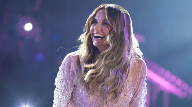 Carly Pearce keeps the party going, from the WNBA to the Opry