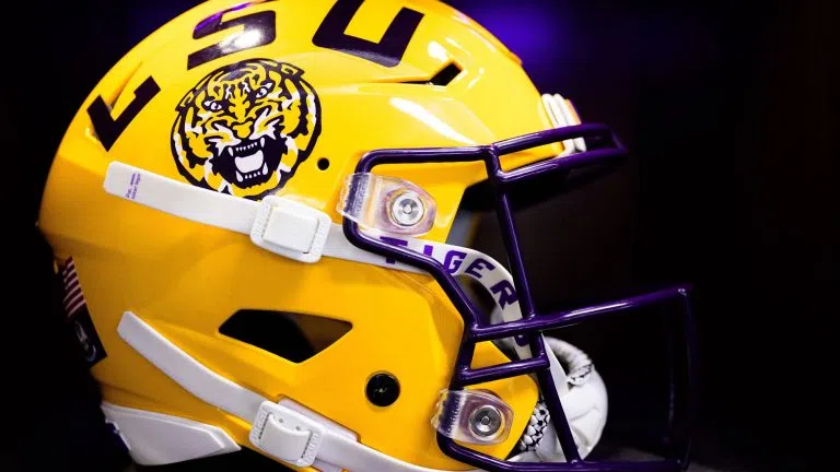 LSU lands elite edge rusher from Florida, misses out on a LB from Arkansas