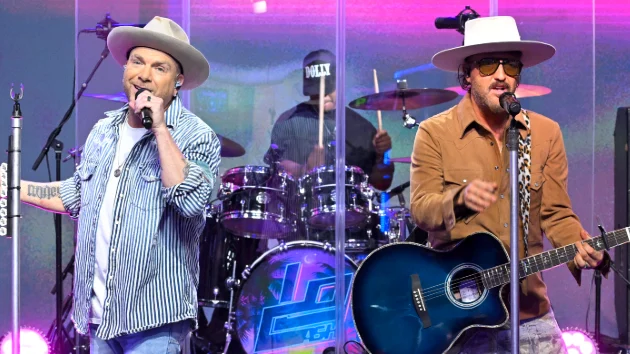 LOCASH goes Bananas for the ‘Wrong Hearts’ dance