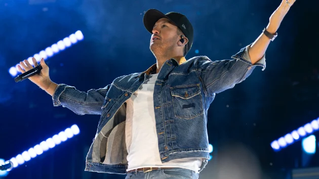 A ‘Country Song Came On’ and gave Luke Bryan his 32nd #1