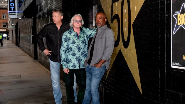 Darius Rucker’s ready to Howl Owl Howl with members of R.E.M. & The Black Crowes