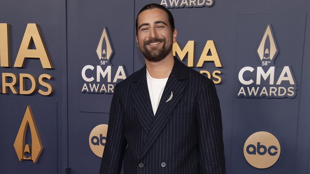 Hitched season: Noah Kahan is married