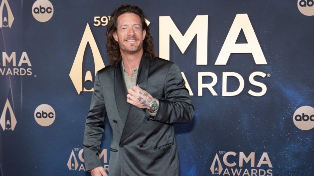 Tyler Hubbard will ‘Park’ it on the couch for Thanksgiving