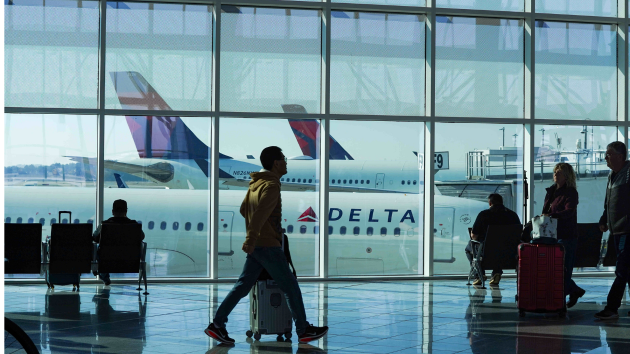 Airlines cancel hundreds of flights Friday amid shutdown-related FAA reductions