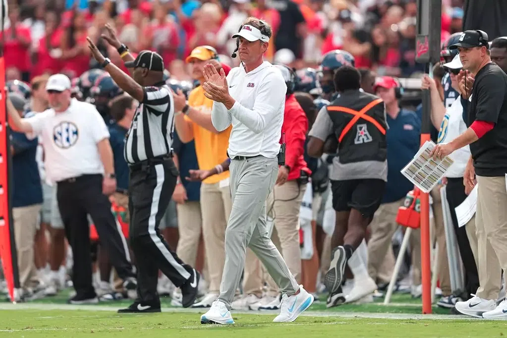 Lane Kiffin to LSU speculation heating up, but “no guarantees,” according to Yahoo Sports’ Ross Dellenger