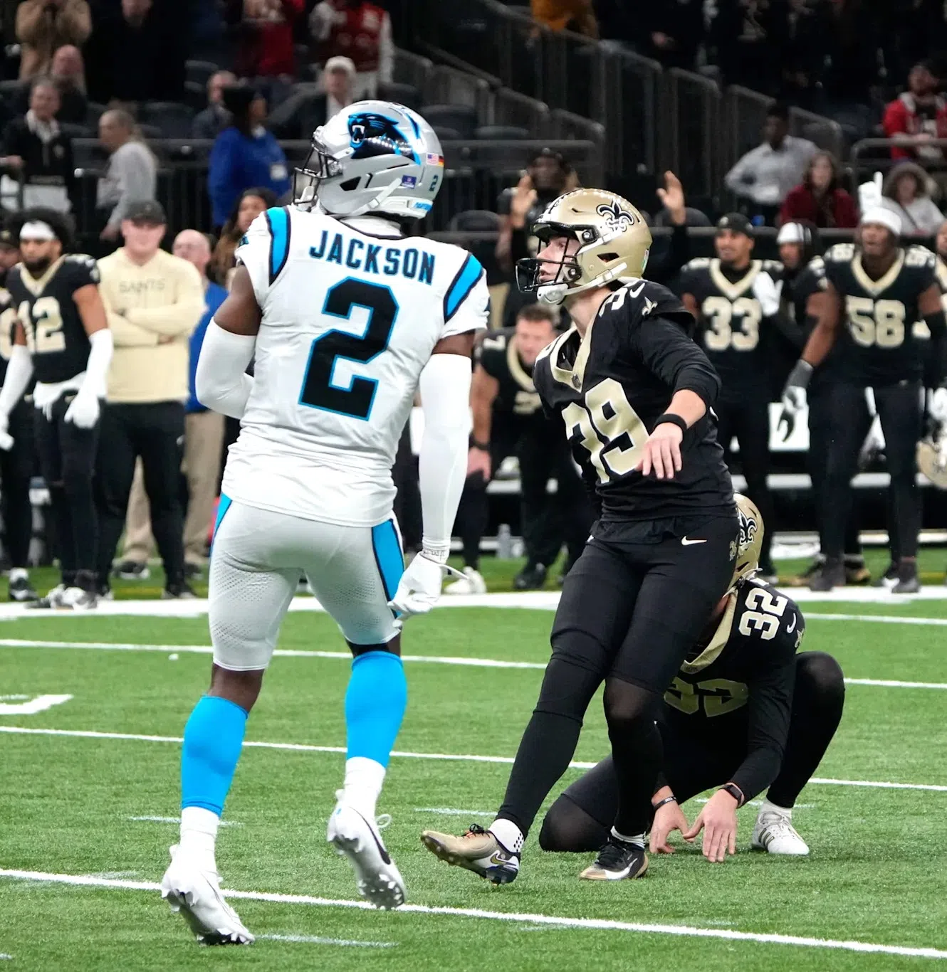 New Orleans Saints come from behind in dramatic fashion to win second consecutive game, defeating the Carolina Panthers 20-17