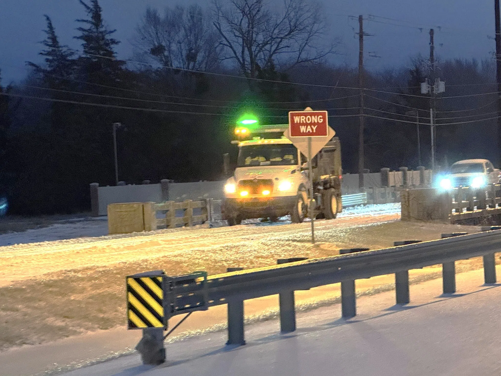 Louisiana DOTD working nonstop to clear icy roads, but warns that dangerous conditions are still present