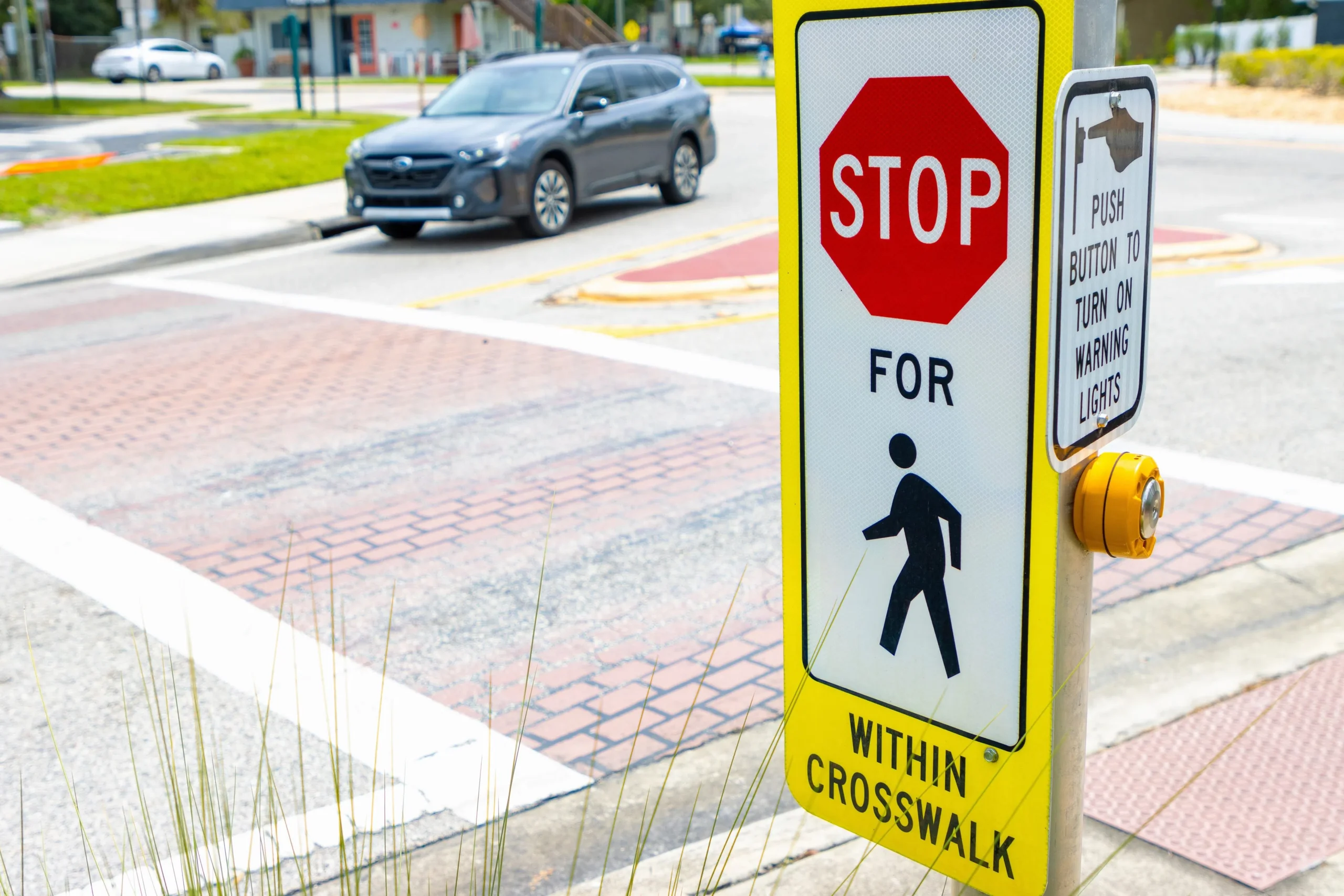 Chalmette Representative Mike Bayham introduces bill prohibiting pedestrians from viewing their cellphones while utilizing crosswalks