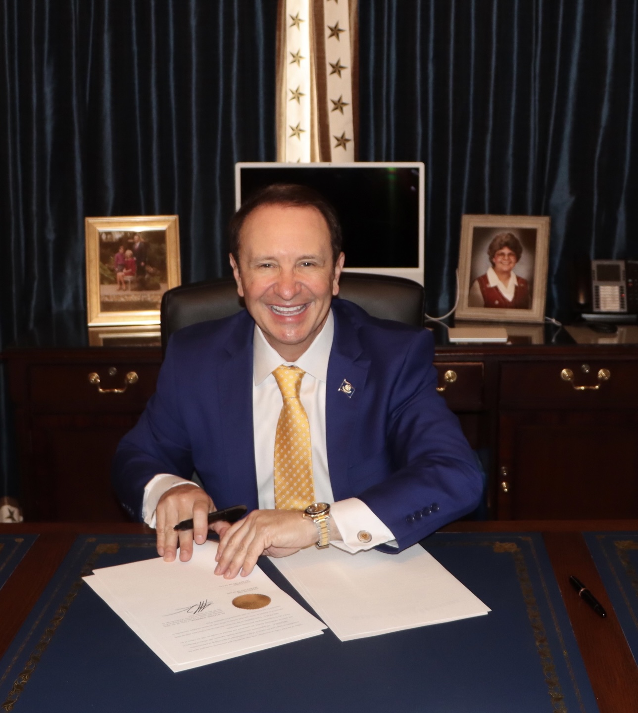 Governor Jeff Landry vetoes 78 projects, slashing over $12 million from state budget
